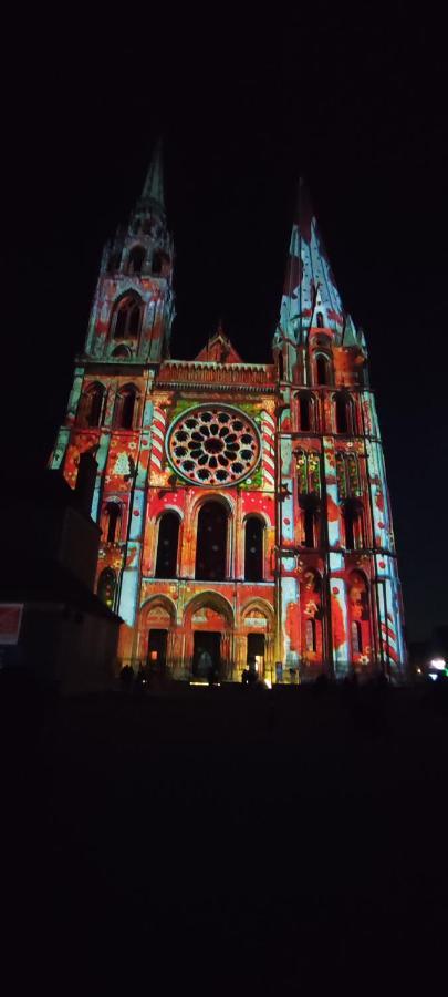 Апартаменти Nuits Au Grenier De Шартр Екстер'єр фото